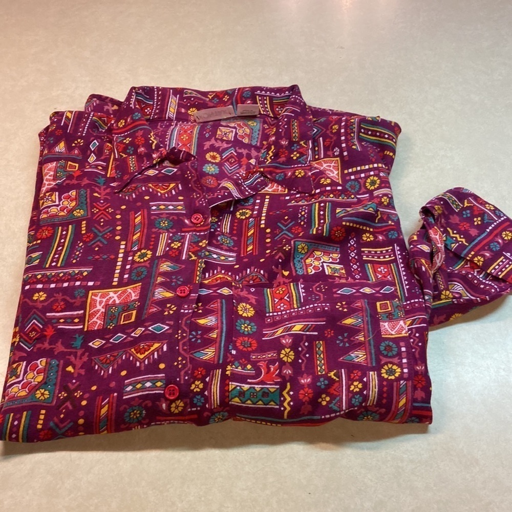 Kontakt Pajama Set Pull-on Button-up Rayon. Pockets in pants. Made in Qatar.